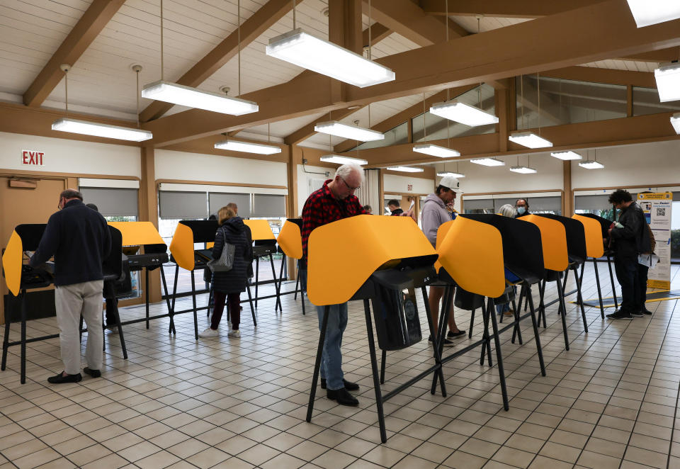 Voters cast their ballots at the Burton Chace Park polling center during the Super Tuesday primary election in Marina Del Rey, California, U.S., March 5, 2024. REUTERS/Aude Guerrucci