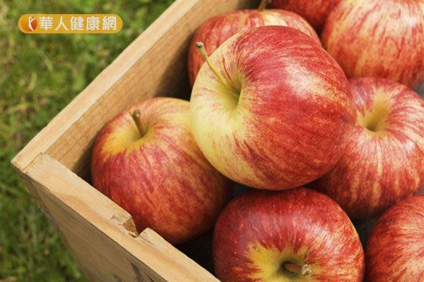 蘋果槲皮素多集中在皮的部位，所以建議吃蘋果盡量不要削皮。