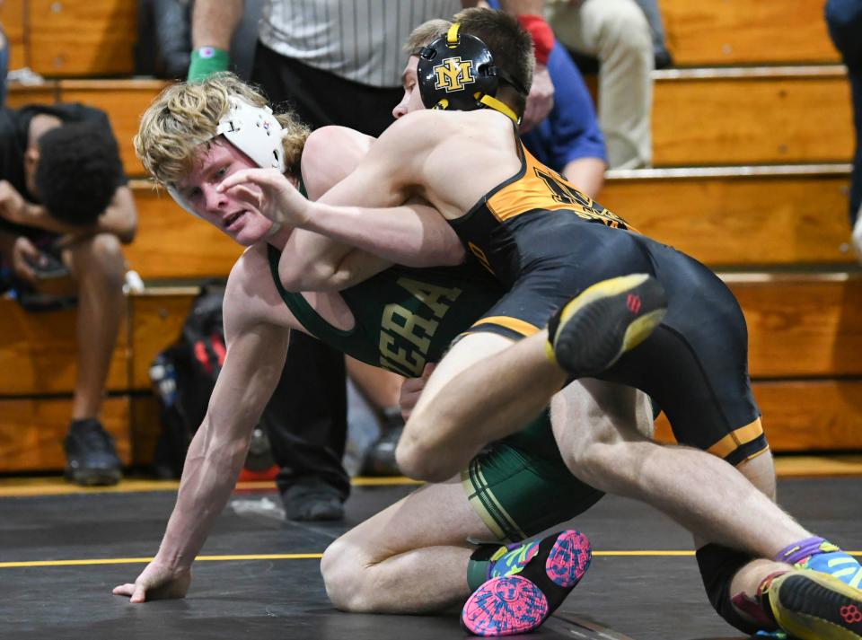 Eddie Sears of Merritt Island wrestles Nate Olson of Viera during the District 13-2A meet at Merritt Island High. Craig Bailey/FLORIDA TODAY via USA TODAY NETWORK