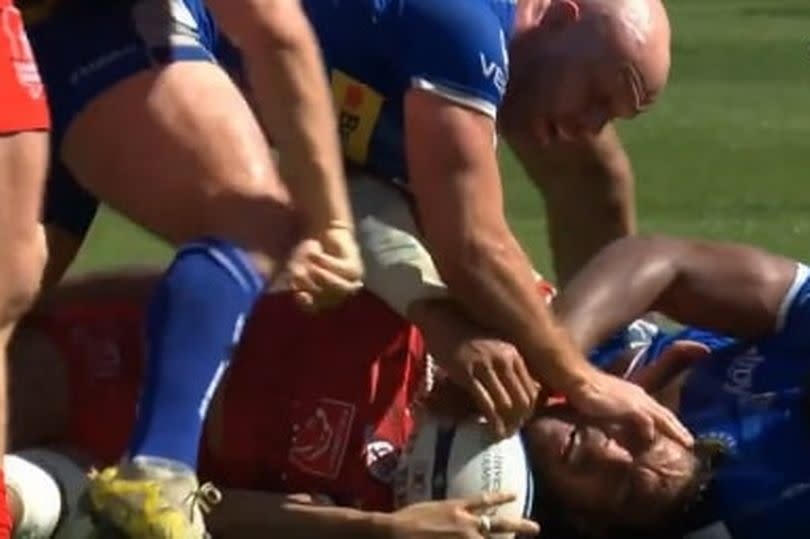 The Chiefs hooker could be in trouble for this potential eye gouge -Credit:'Direct 2' (French broadcast)