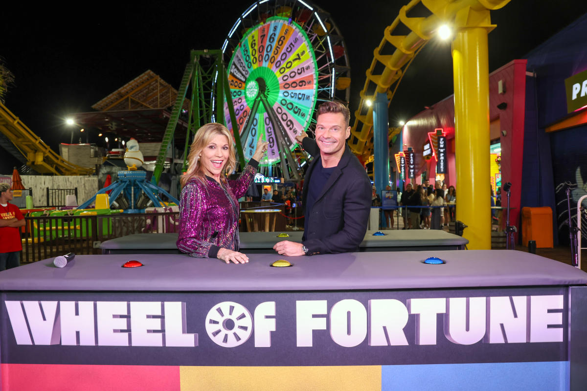 Ryan Seacrest and Vanna White are obviously obsessed with staying as thin as possible on “WoF”