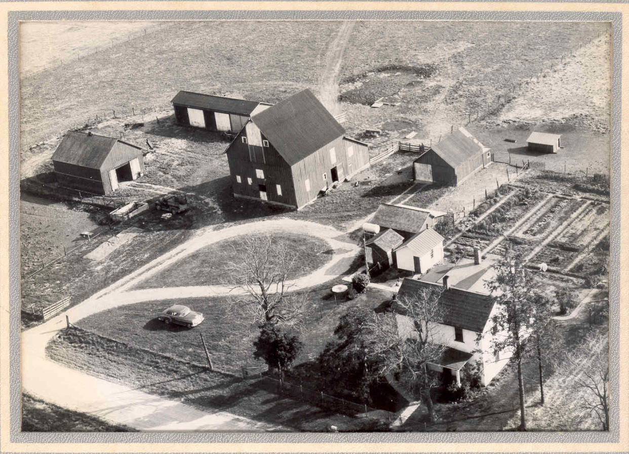 John Randolph Scott's farm in Washington was a way station on the Underground Railroad. When Scott and George Kern of Metamora were indicted in 1847 on charges of harboring escaped slaves, Abraham Lincoln acted as their attorney and got the case dismissed.