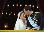 <p>The couple gazed lovingly at each other on their wedding day in Madrid.</p>
