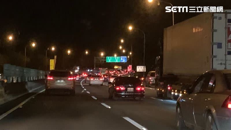 今晚國1北向苗栗至湖口、國3北向關西至大溪等路段車多。（示意圖／記者劉沛妘攝影）