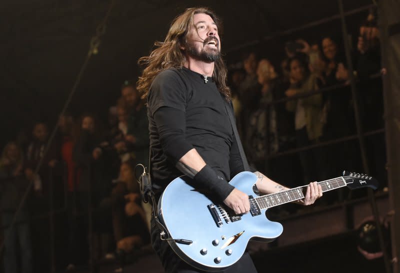 <p>Dave Grohl ha ora una bella sommetta in banca, ma non spende nulla di quello che ha accumulato, salvo le spese ordinarie, perché “così gli hanno insegnato quando non aveva un soldo”. (Getty) </p>