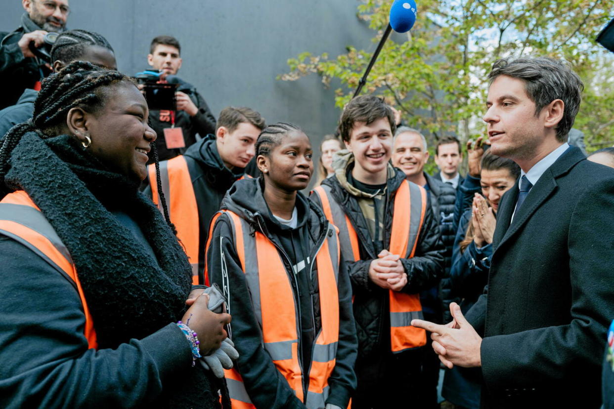 Deplacement de Gabriel Attal, premier ministre, a Viry-Chatillon, echanges avec les equipes de la maison des jeunes et de la cultureFrance's Prime Minister Gabriel Attal delivers a speech during a visit to mark his 100th day in Matignon, in Viry-Chatillon, south of Paris, on April 18, 2024. //04SIPA_sipa.11400/Credit:Mathilde MAZARS / POOL/SIPA/2404181802 - Credit:Mathilde MAZARS / POOL/SIPA / SIPA / Mathilde MAZARS / POOL/SIPA