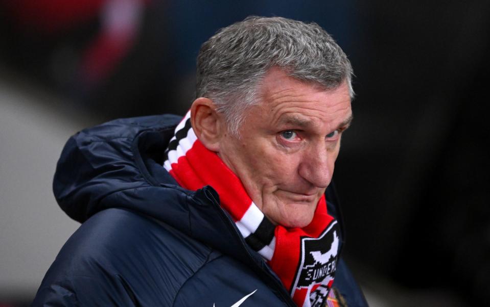 Ο ίδιος ο Mega Mogga, ο Tony Mowbray