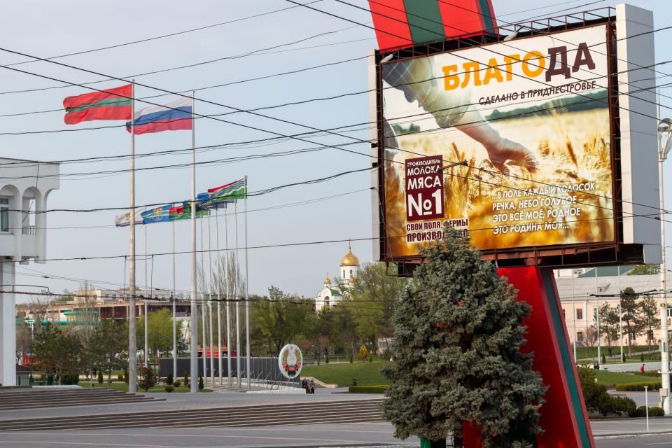 Flags of Transnistria and Russia