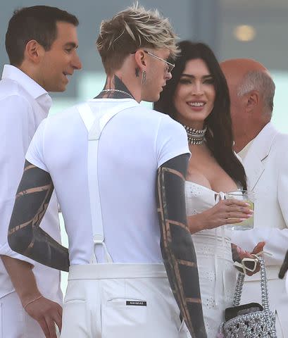 Megan Fox tells single ladies to 'not waste your energy on boys' following  end of engagement to MGK