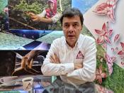 Roberto Vélez, gerente general de la Federación Nacional de Cafeteros de Colombia, atiende una entrevista con Reuters en Bogotá