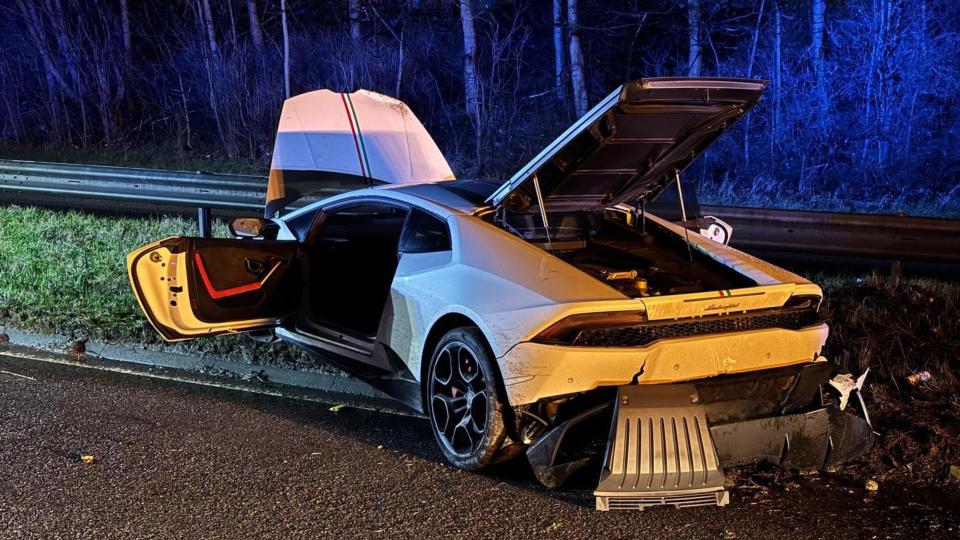 Lamborghini Huracan Crashes During Police Chase
