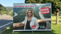 <p>Alte SPD-Plakate aus dem Saarland hingen mehrere Tage lang in Heidelberg. Aufgestellt wurden sie ausgerechnet im Auftrag der CDU. Die Partei habe großflächig für den Besuch von Angela Merkel werben wollen und nicht ausreichend Stellwände gehabt. Sie habe eine Firma damit beauftragt, Stellwände aus dem Saarland herbeizuschaffen – darauf seien allerdings noch die alten Plakate zu sehen gewesen, bestätigte die CDU. </p>