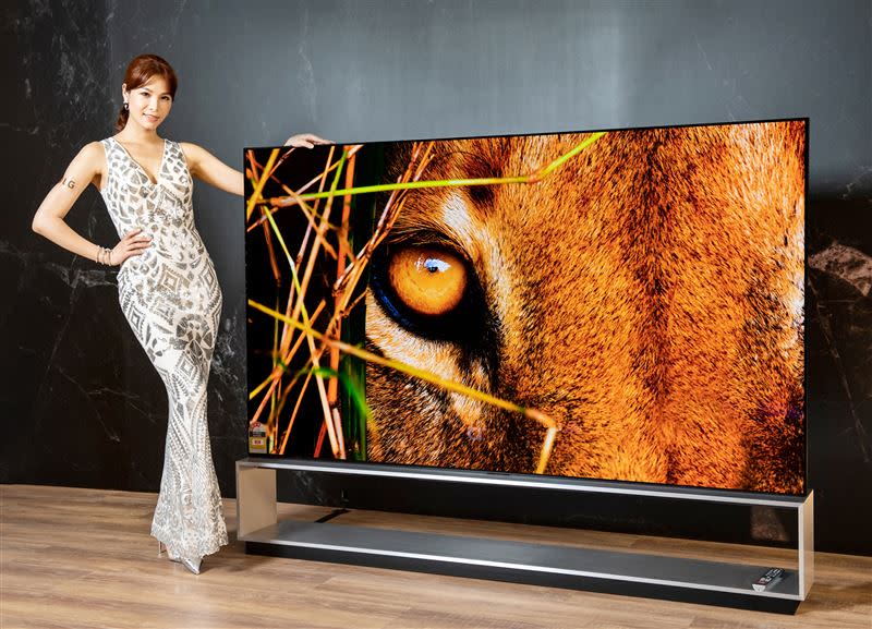 LG SIGNATURE 8K OLED物聯網電視Z1系列，世界首創88型全球尺寸最大8K OLED電視（圖／台灣樂金提供）