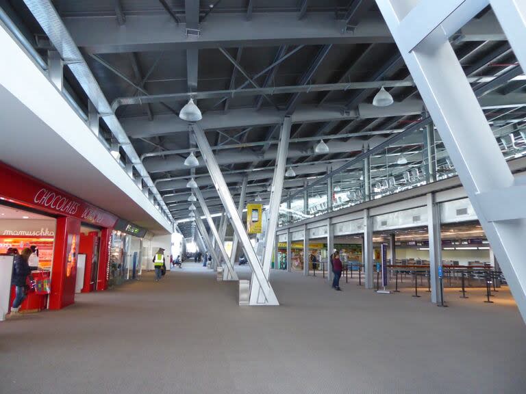 Esta mañana en el aeropuerto Armando Tola, de El Calafate, fue detenido un turista de Brasil por falsa alarma de bomba