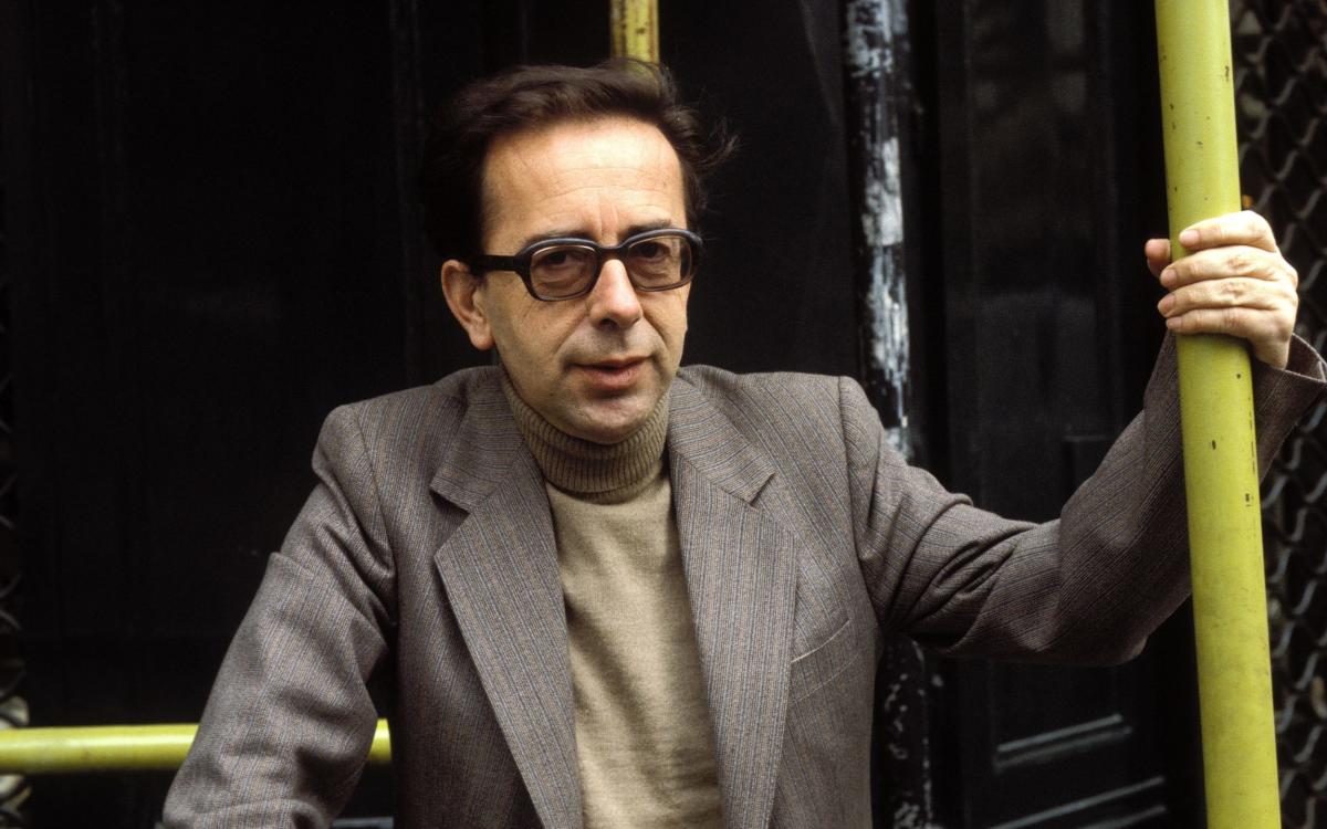 Ismail Kadare, Albania’s most famous writer, who criticized Hoxha’s regime in his biting fables – obituary