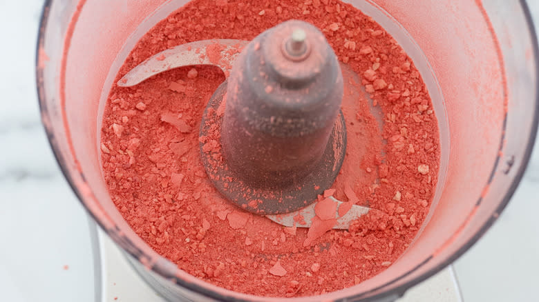 food processor with pink powder