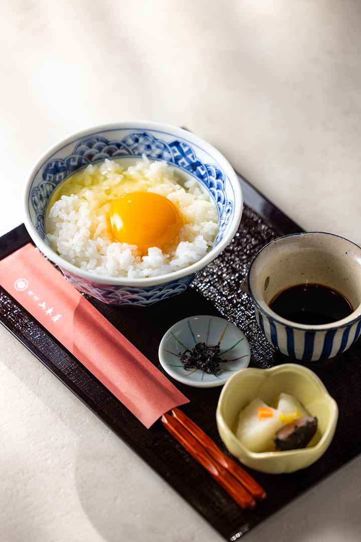 龜毛生食蛋拌飯。（圖／品牌業者提供）