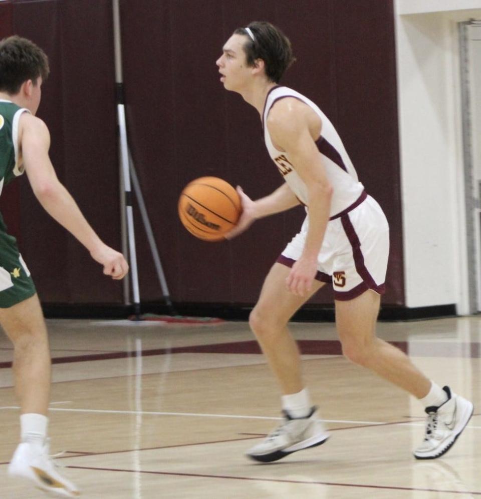 Ryder Mjoen is averages 21 points per game for Simi Valley, which has a chance to earn a share of the Coastal Canyon League title if it beats Oak Park on Thursday.