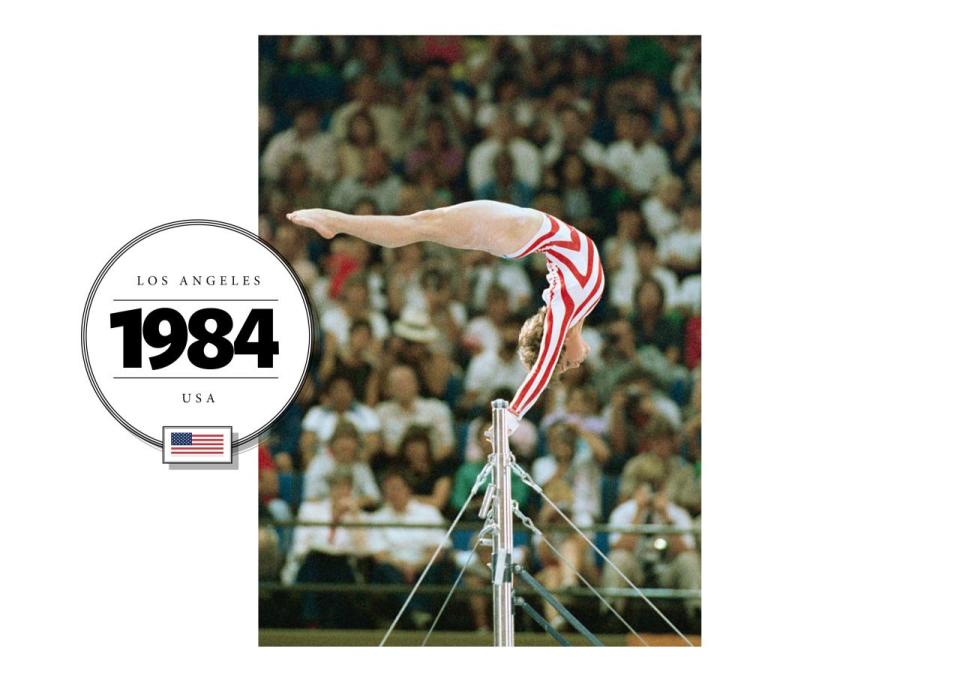 En 1984, les tenues de gym de l'équipe américaine étaient particulièrement patriotiques, comme l'illustre la tenue de Mary Lou Retton, la première gymnaste qui ne vient pas d'Europe de l'Est à remporter le concours général individuel.