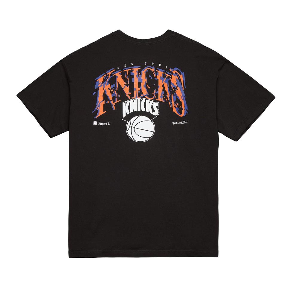 black t-shirt with Knicks logo