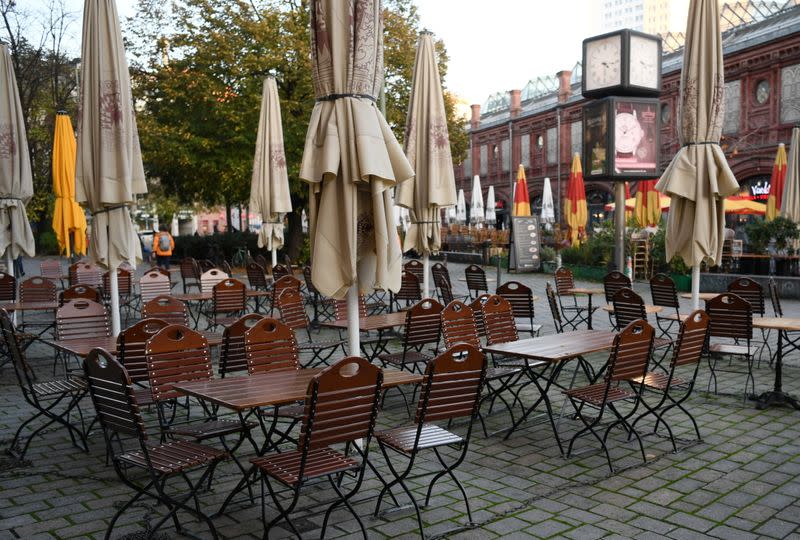 First day of the temporary closing of restaurants in Berlin