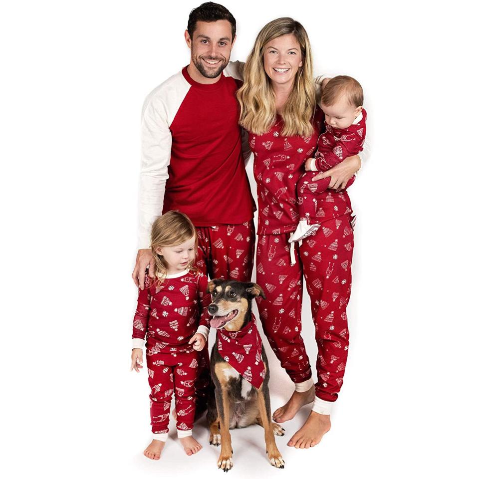 family jammies matching-holiday-organic-cotton-pajamas