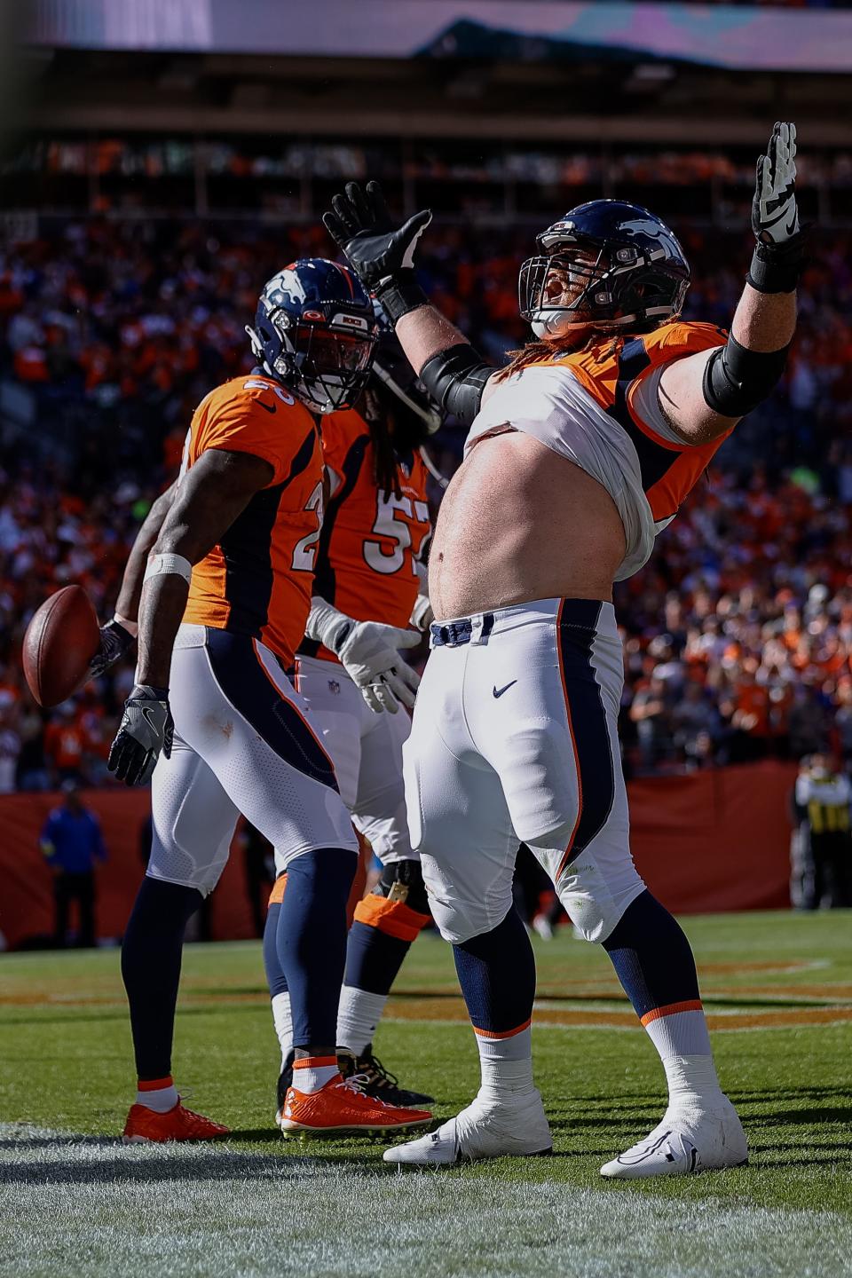 Quinn Meinerz and the Denver Broncos are underdogs against the Jacksonville Jaguars in NFL Week 8.