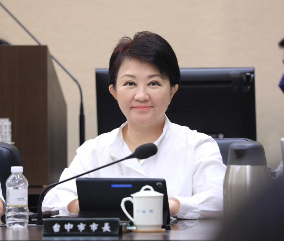 台中市長盧秀燕29日出席行政院會，並對高中職免學費方案表達支持。(台中市政府提供)