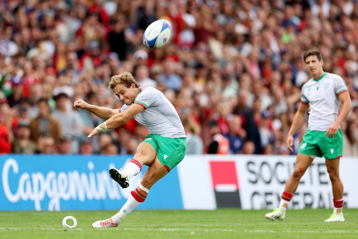 ... but Nuno Sousa Guedes drags the penalty across the posts (Getty Images)