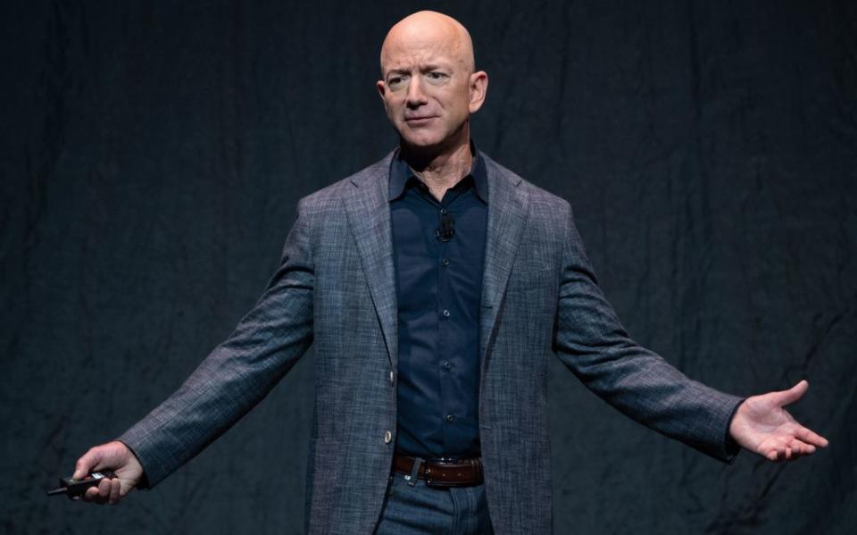 Il ceo di Amazon, Jeff Bezos (Photo credit should read SAUL LOEB/AFP/Getty Images)