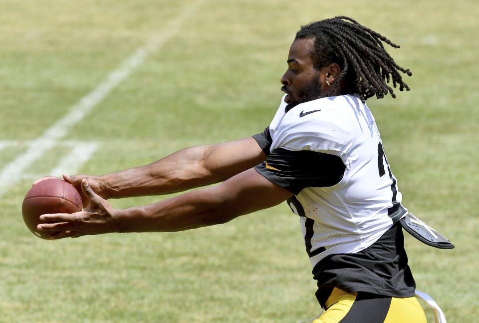 Pittsburgh Steelers running back Najee Harris pulls in a ball during an NFL football training camp Saturday, July 31, 2021, at Heinz Field in Pittsburgh. (Matt Freed/Pittsburgh Post-Gazette via AP)