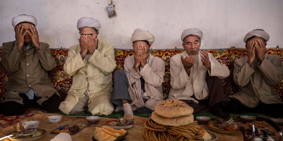 xinjiang uighur pray