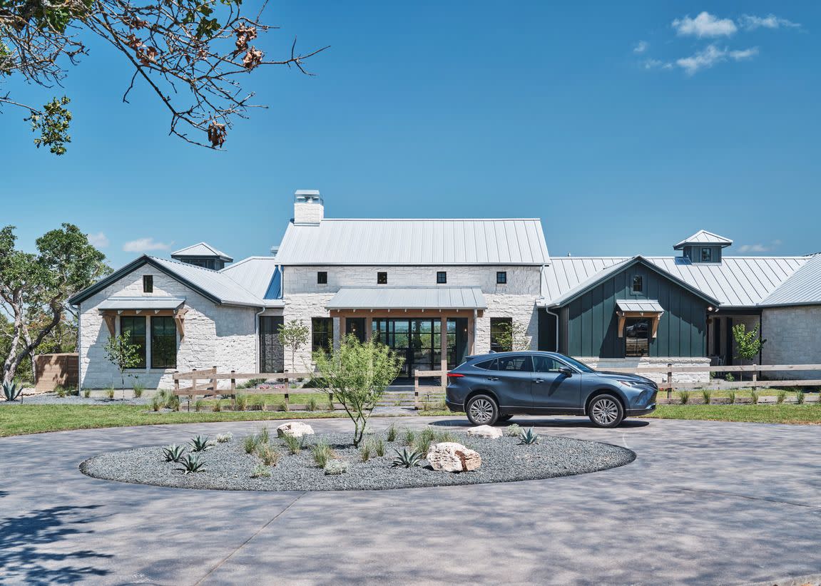 craftsman farmhouse in the new community of hidden springs in fredericksburg, texas four bedrooms, seven bathrooms some outdoors, three fireplaces, and a sprawling patio erected by agave custom homes 