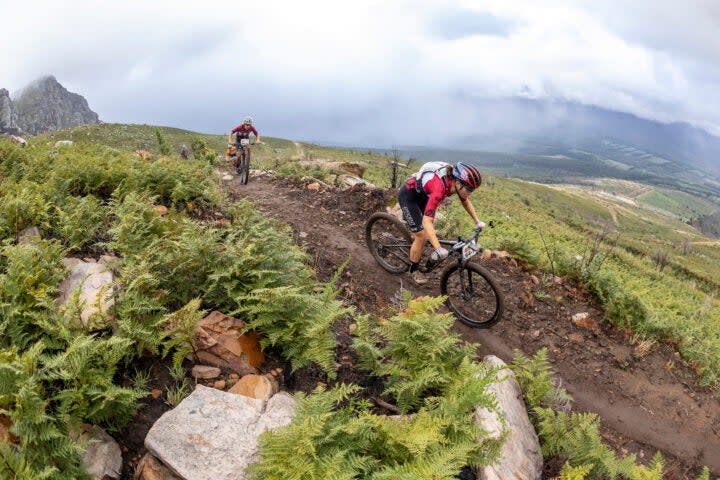 <span class="article__caption">Kim Le Court and Vera Looser during stage 6 of the 2023 Absa Cape Epic </span> (Photo: Sam Clark/Cape Epic)
