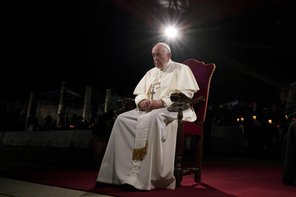 Pope Francis presides over the Via Crucis (Way of the Cross) torchlight procession on Good Friday in front of Rome's Colosseum on April 19, 2019. (Andrew Medichini / ASSOCIATED PRESS)