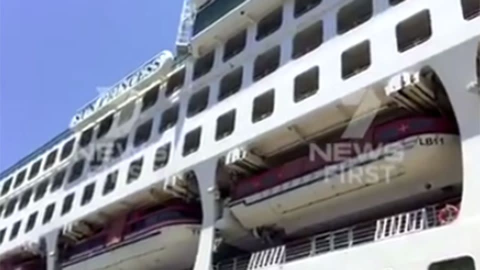 Sun Princess cruise passengers on a 12-day round trip from Brisbane to Papua New Guinea have fallen violently ill with gastro. Source: 7 News.