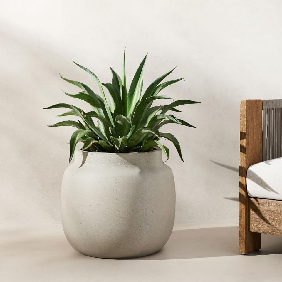 7) Ficonstone Indoor/Outdoor Planters