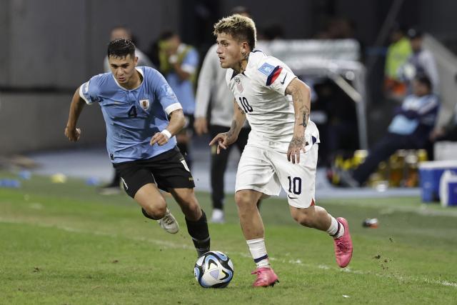 0-2. Uruguay vuela a semifinales para salvar el orgullo de