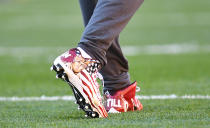 Antonio Brown #84 of the Pittsburgh Steelers wears special cleats honoring former Arizona Cardinal and US Army Ranger Pat Tillman during warmups before the game against the Dallas Cowboys at Heinz Field on November 13, 2016 in Pittsburgh, Pennsylvania. (Photo by Joe Sargent/Getty Images)