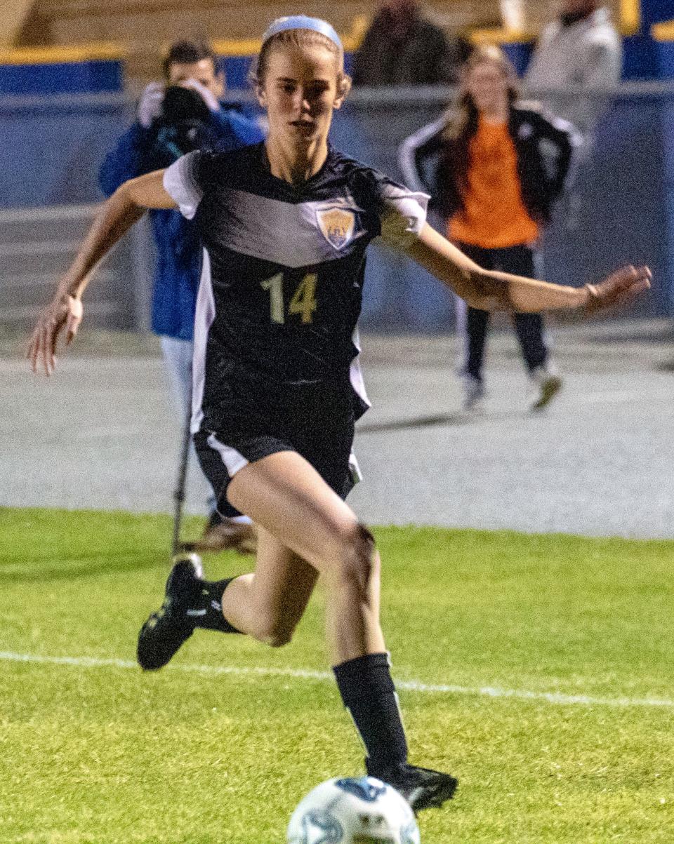 Auburndale's Alaney Hancock makes a run up the field against Gateway on Wednesday night in the first round of the Class 5A, District 7 girls soccer tournament.