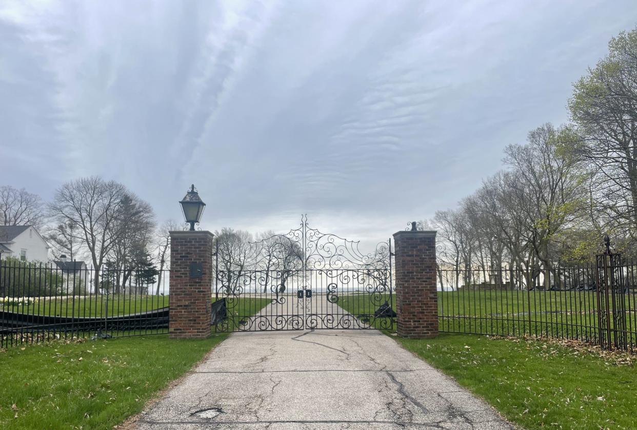 Since former Milwaukee County Executive Chris Abele demolished the Alexander Eschweiler-designed mansion at 3534 N. Lake Drive in Shorewood in 2019, several efforts to rebuild have fallen through.