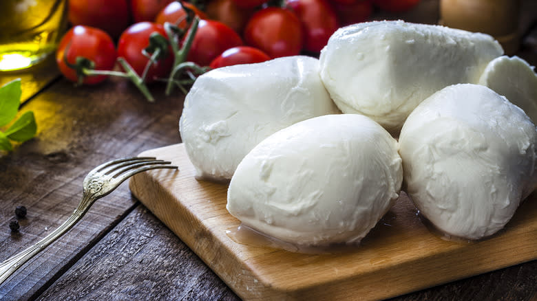 Balls of fresh mozzarella 