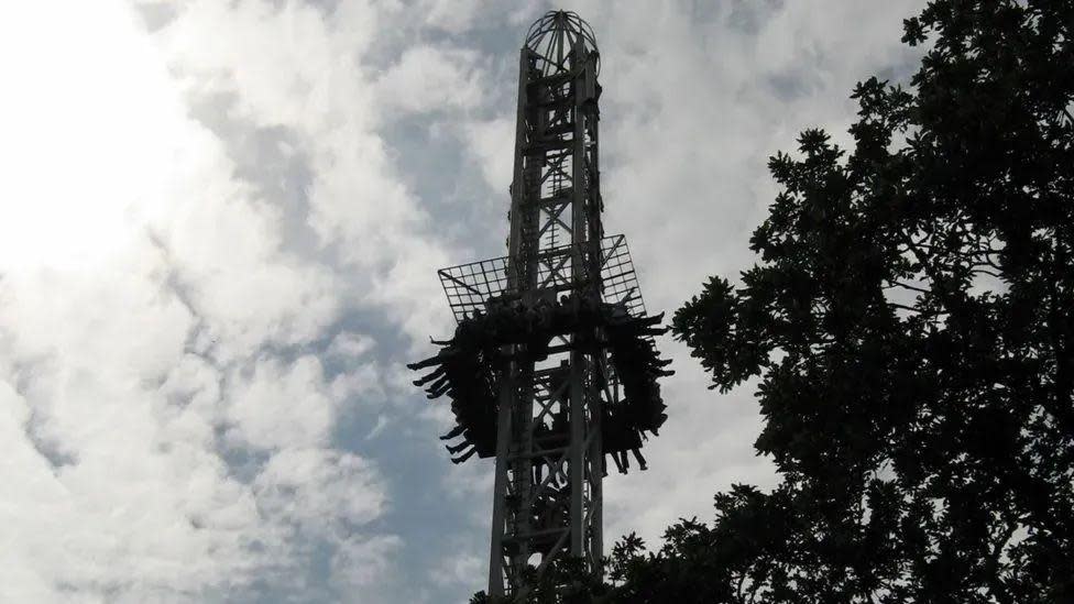 The Bounce sudden drop ride at Pembrokeshire's Oakwood theme park 