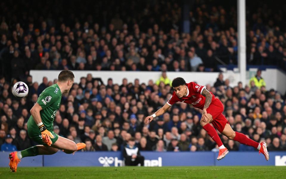 Jordan Pickford saves from Luis Diaz