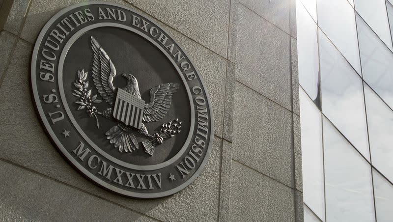 The seal of the U.S. Securities and Exchange Commission at SEC headquarters, June 19, 2015, in Washington.