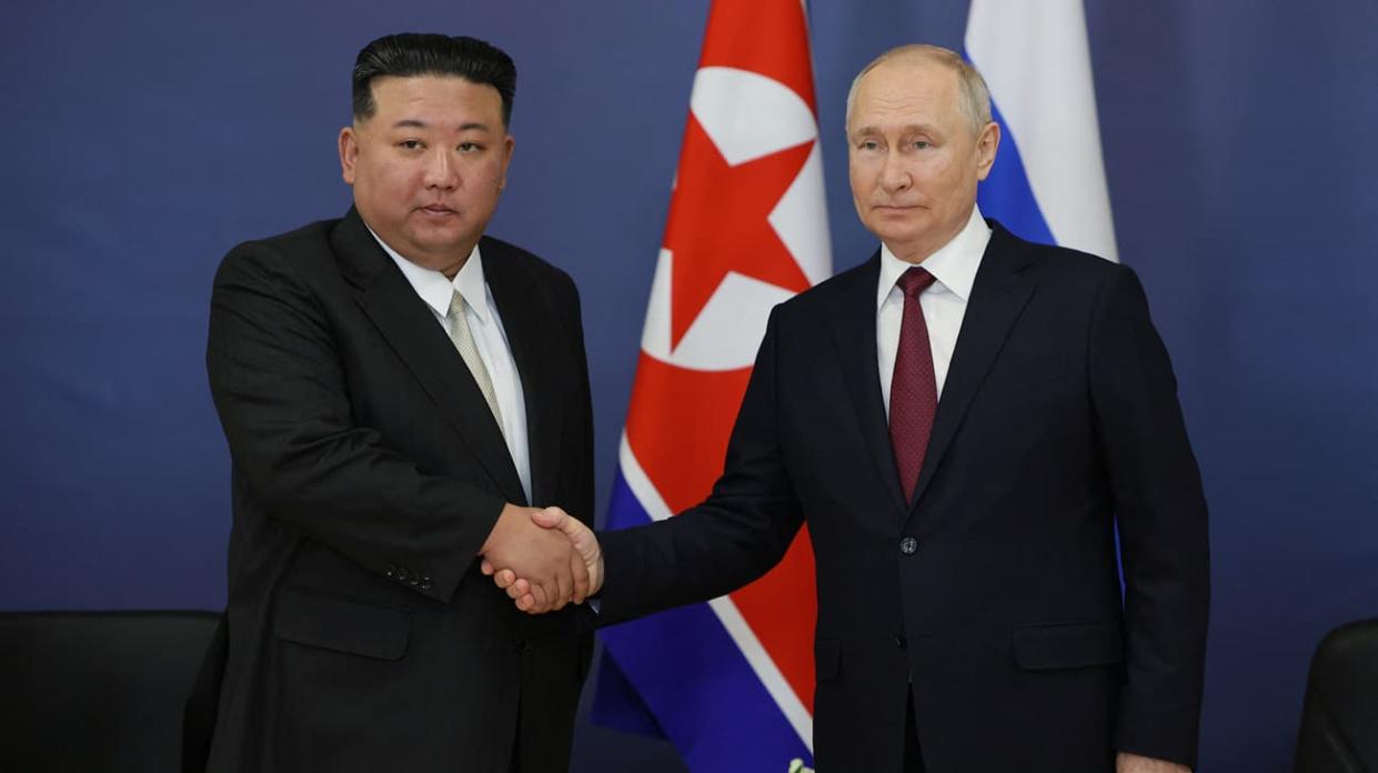 Vladimir Putin (R) and North Korea's leader Kim Jong Un (L). Stock photo: Getty Images