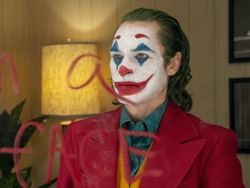 Joaquin Phoenix alias Arthur Fleck in "Joker": Der Film startet am 10. Oktober in den deutschen Kinos. (Bild: Niko Tavernise / 2019 Warner Bros. Entertainment Inc. All Rights Reserved. TM & © DC Comics)