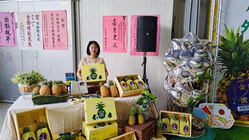 以「金蜜」為品牌的屏東金鑽鳳梨，以其金黃的外表和香甜的黑糖風味，在日本擄獲廣大消費者的味蕾。（圖／屏東縣府、銀獅農莊提供）