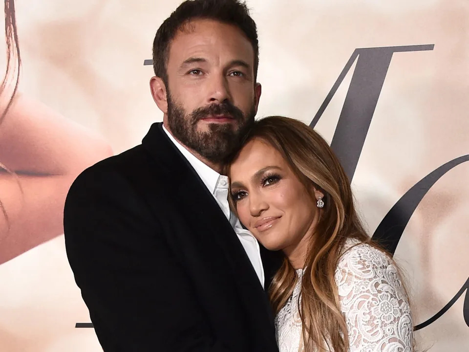 Ben Affleck and Jennifer Lopez hugging at the LA premiere of 