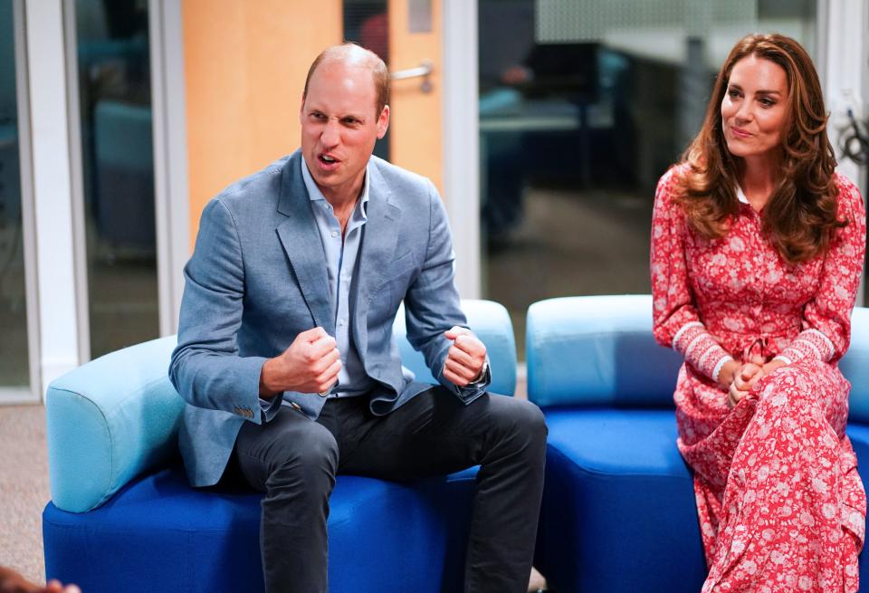 Britain's Prince William, Duke of Cambridge (L) and Britain's Catherine, Duchess of Cambridge (R) speak to employers at the London Bridge Jobcentre, in London on September 15, 2020. - The Duke and Duchess of Cambridge carried out engagements in London today to meet local communities, hear about the challenges they have faced over the last six months, and shine a light on individuals and businesses who have gone above and beyond to help others during this extraordinary time. (Photo by HENRY NICHOLLS / POOL / AFP) (Photo by HENRY NICHOLLS/POOL/AFP via Getty Images)